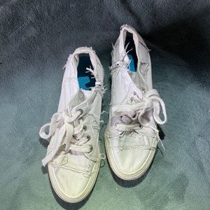 Blowfish Distressed Canvas Sneaker, Size 9